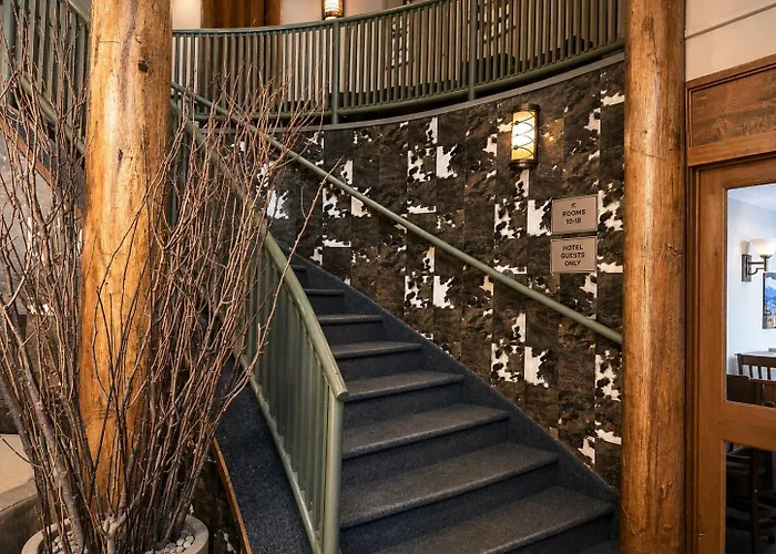 High Plains Lodge Rooms